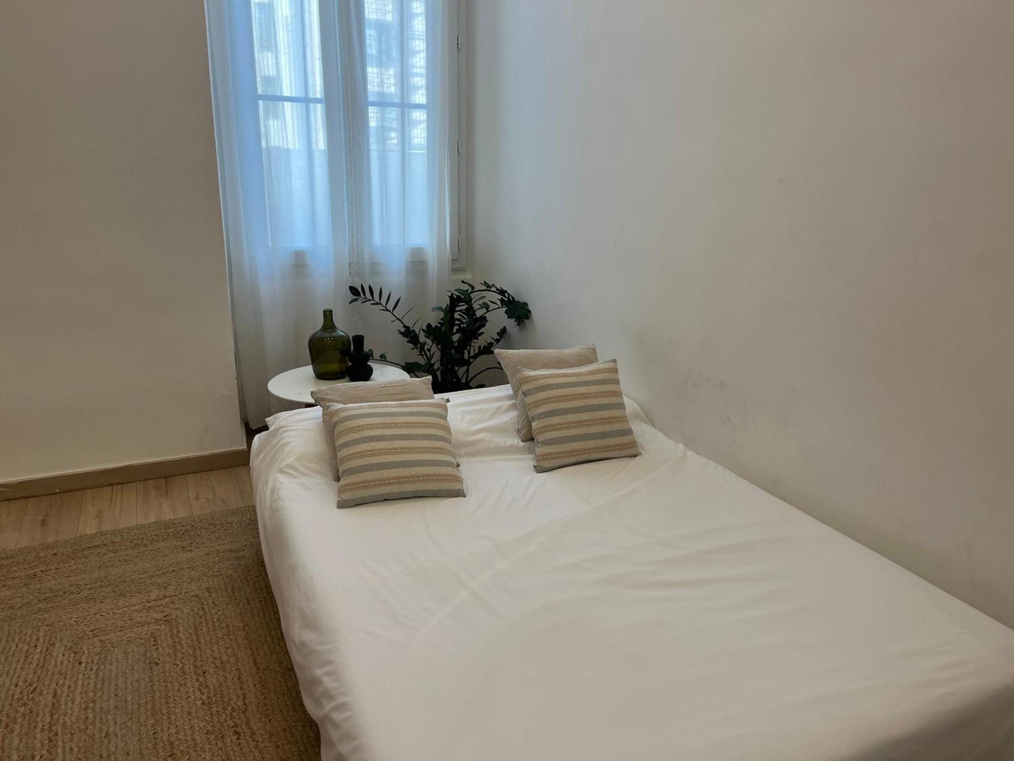 Cozy One Bedroom Apartment-City Center Ница Екстериор снимка